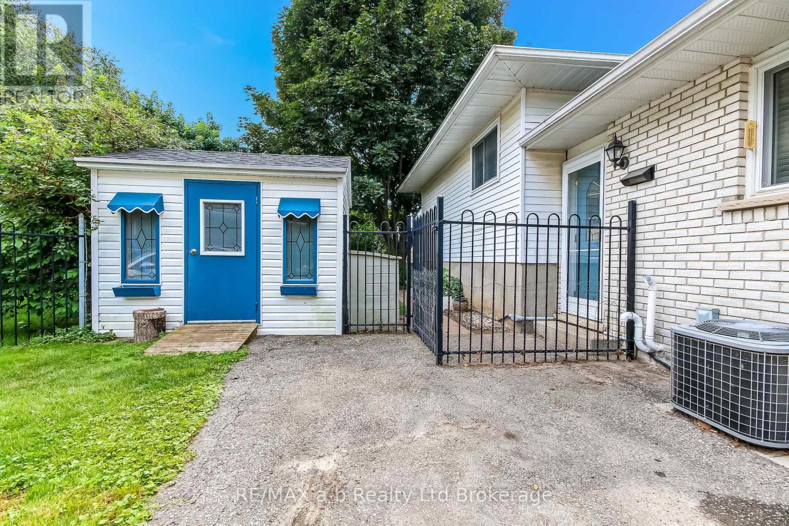 45 CARLYLE PLACE — photo 3