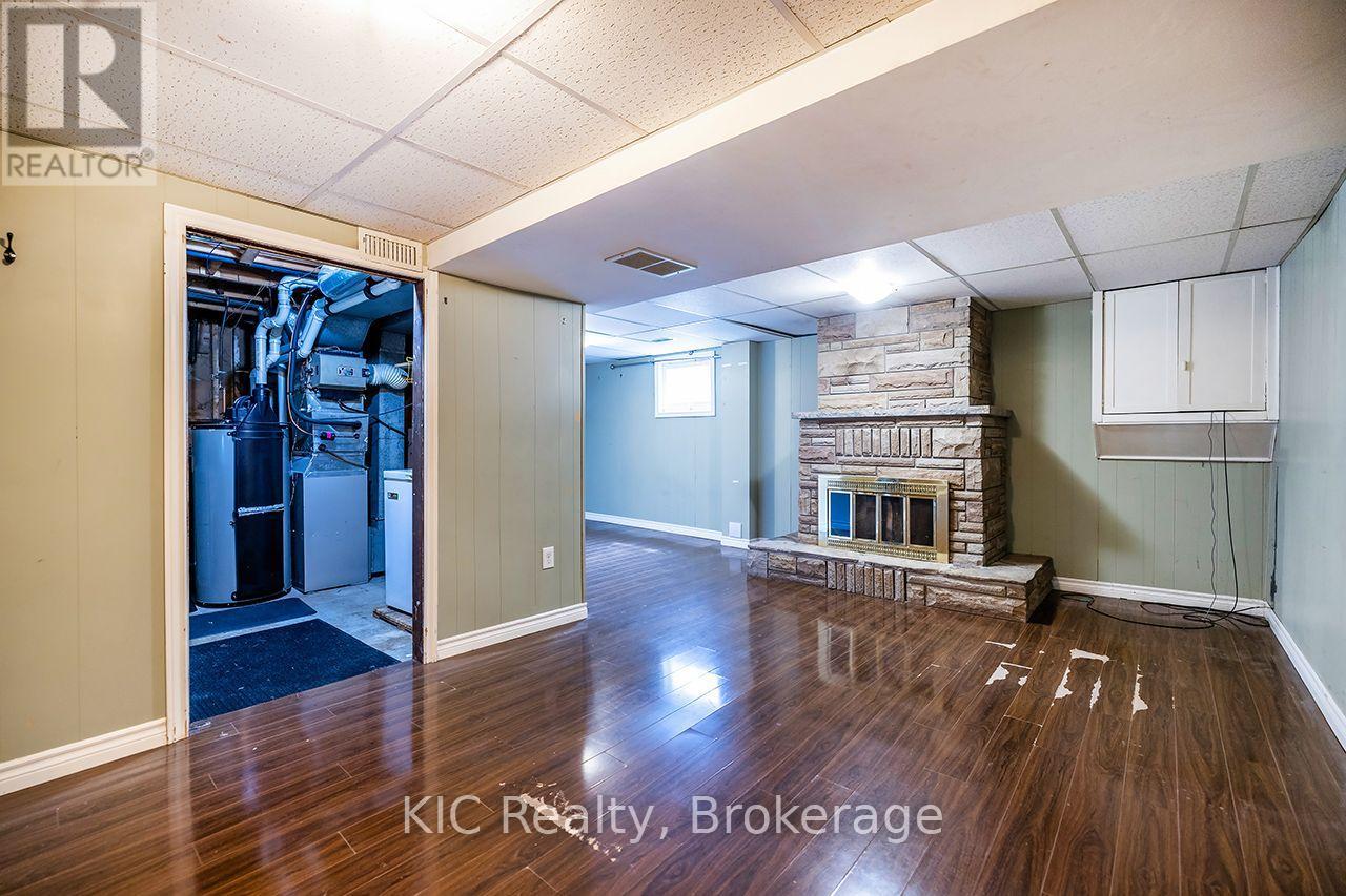 1151 VALLEY COURT - Image 36