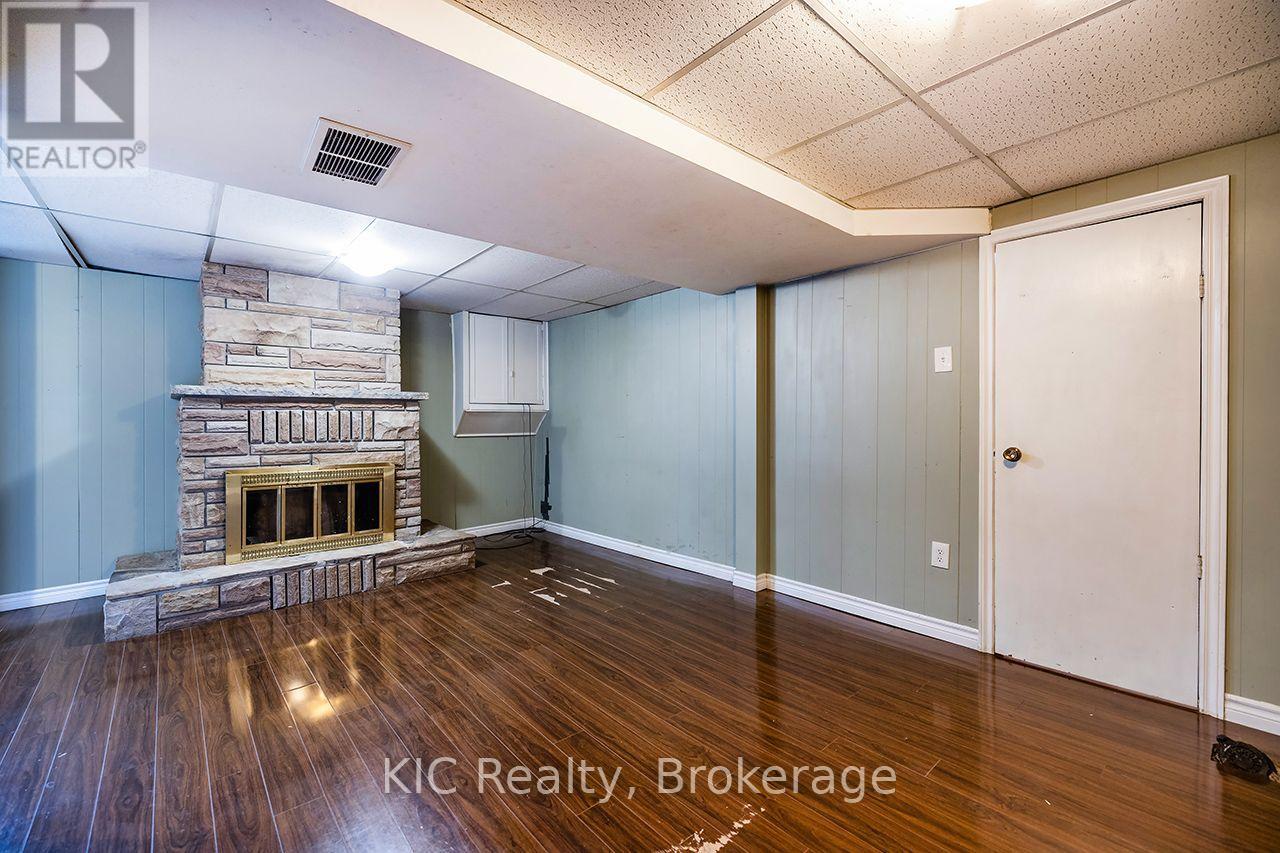 1151 VALLEY COURT - Image 37