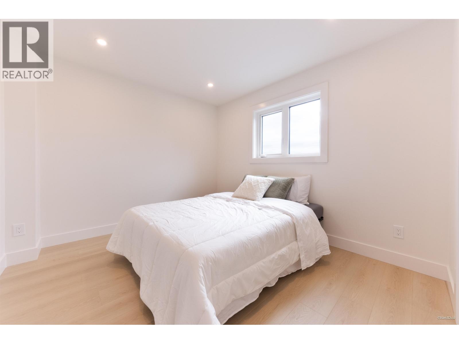 3 7270 17TH AVENUE, Burnaby