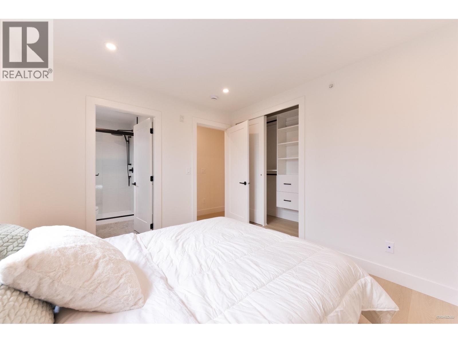 3 7270 17TH AVENUE, Burnaby