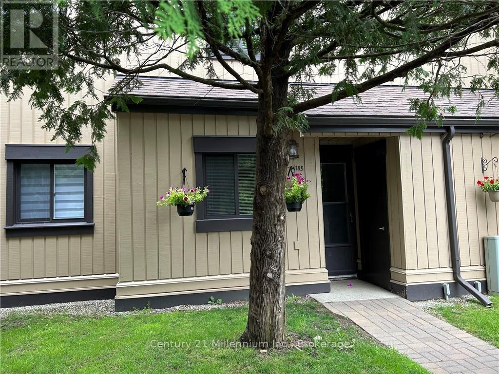 185 ESCARPMENT CRESCENT