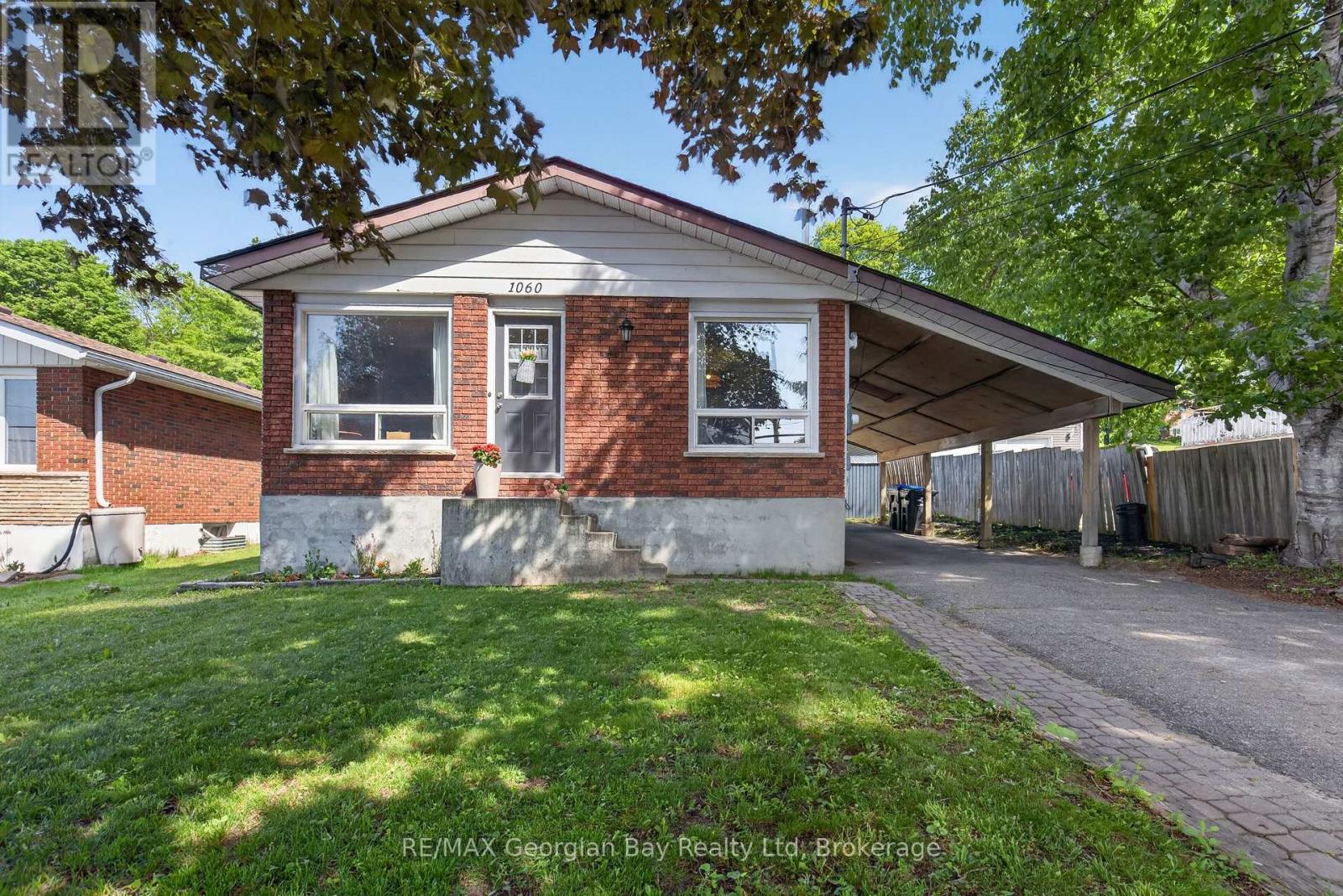 1060 HARBOURVIEW DRIVE