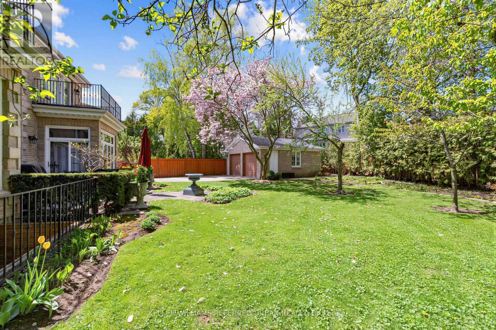 44 COTSWOLD CRESCENT - 9