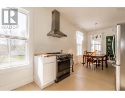 Primary Bedroom - 9640 Highway 8, Lequille, NS B0S1A0 Photo 8