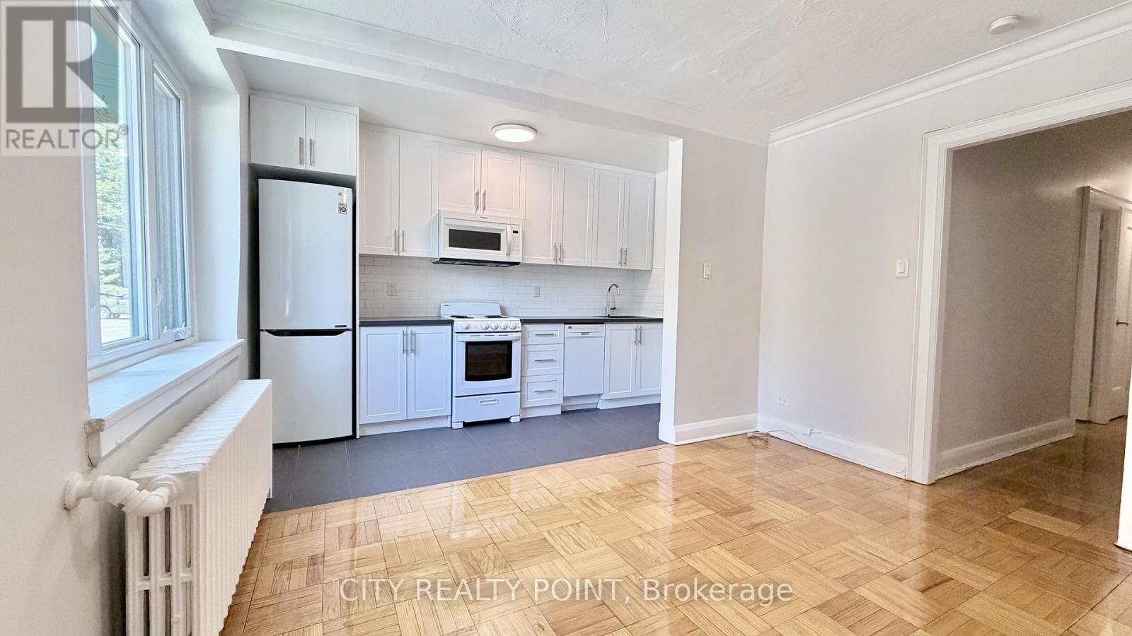 Photo of 396 Avenue Road