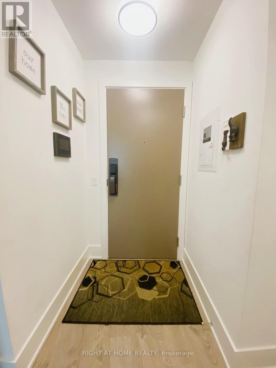 #3213 10 YORK STREET - 11