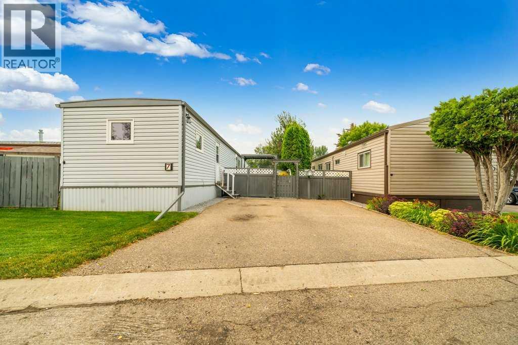 7, 2248 Southview Drive SE - 2