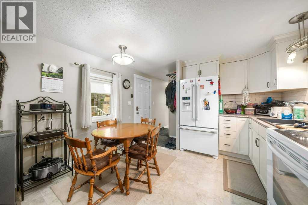 7, 2248 Southview Drive SE - 5