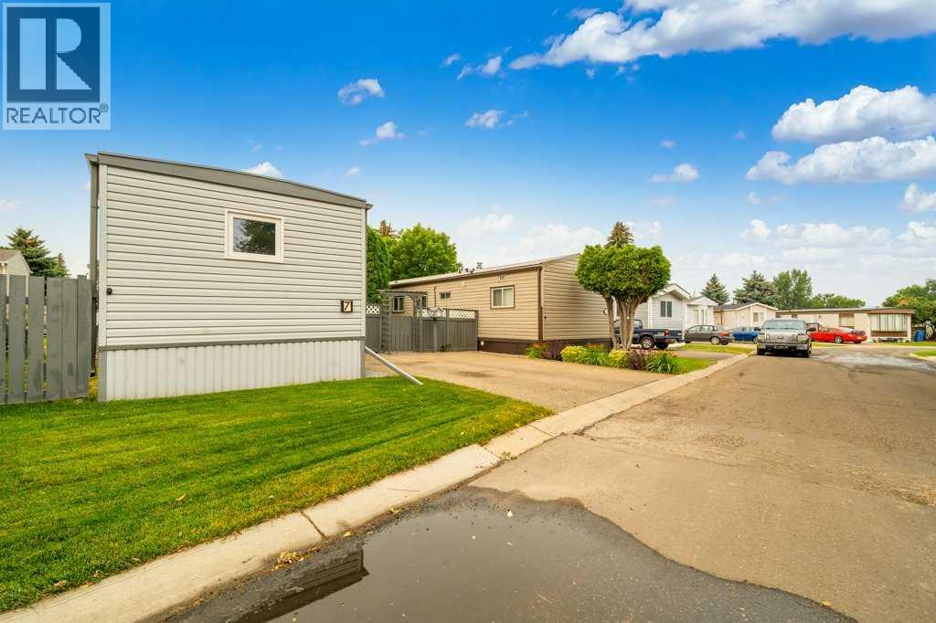 7, 2248 Southview Drive SE - Image 3