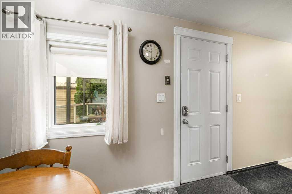7, 2248 Southview Drive SE - 4