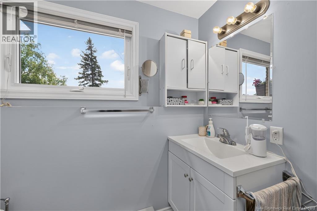 81 Queensway Drive - Image 29