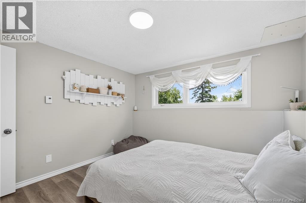 81 Queensway Drive - Image 32