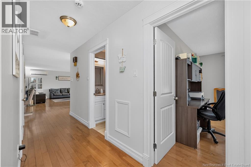 81 Queensway Drive - Image 26