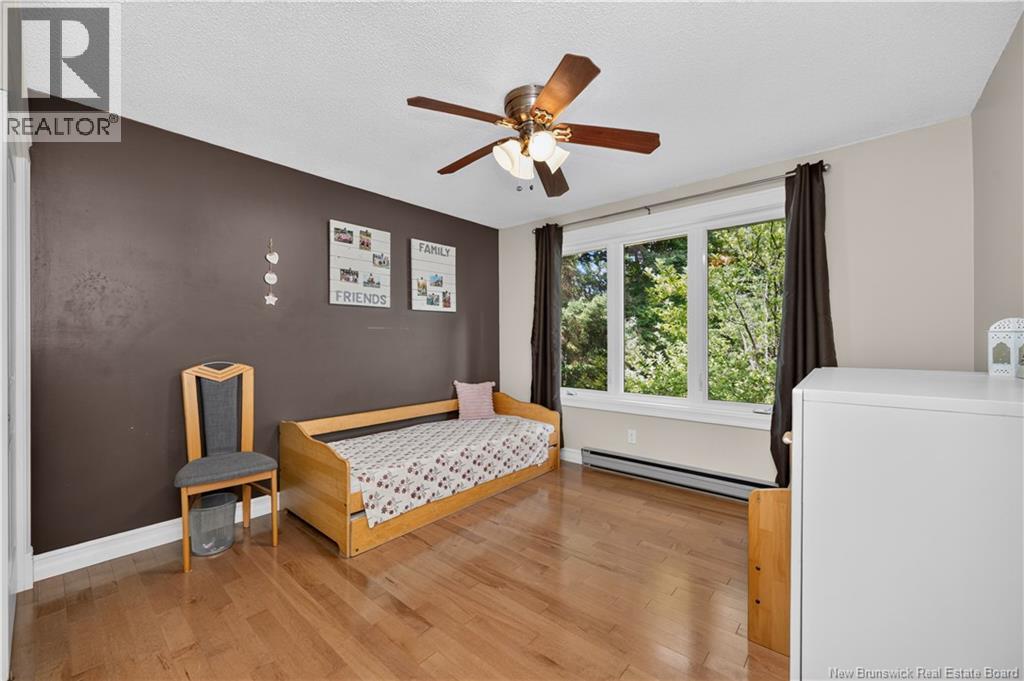 81 Queensway Drive - Image 24