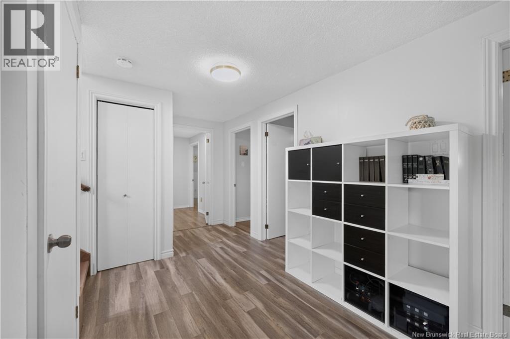 81 Queensway Drive - Image 43