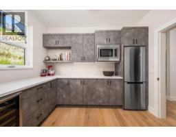 9839 Beacon Hill Crescent, Lake Country, BC V4V0A9 Photo 32