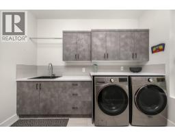 9839 Beacon Hill Crescent, Lake Country, BC V4V0A9 Photo 33