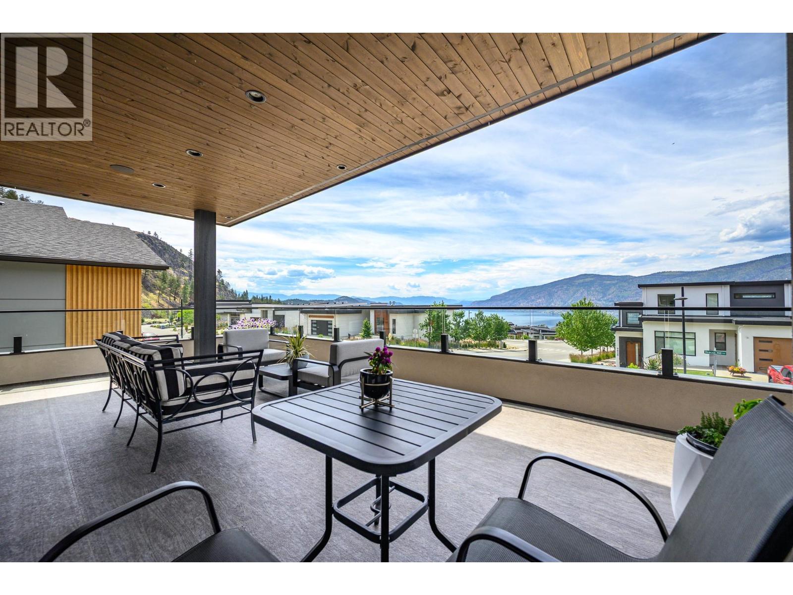 9839 Beacon Hill Crescent - 26