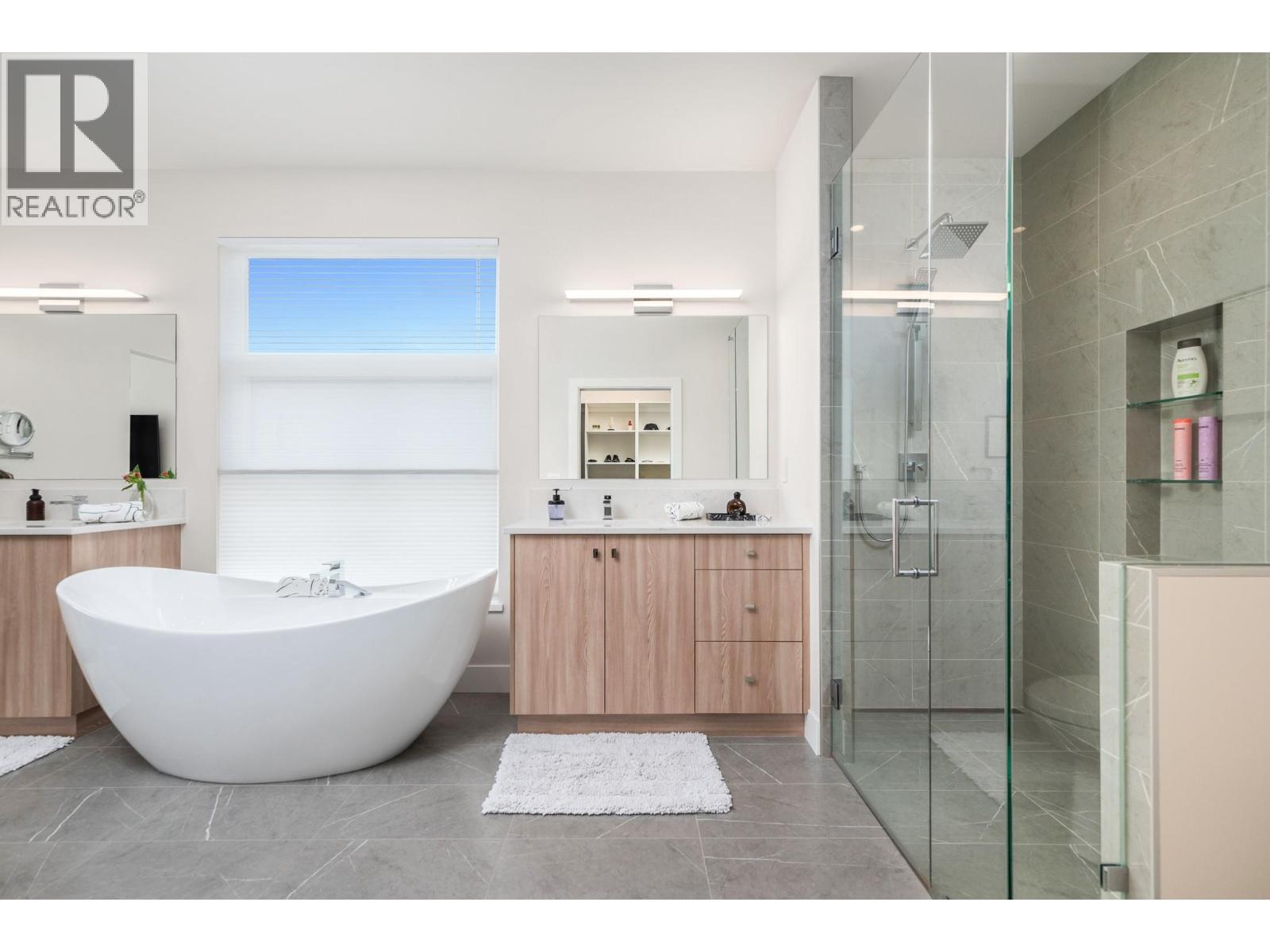 9839 Beacon Hill Crescent - 45