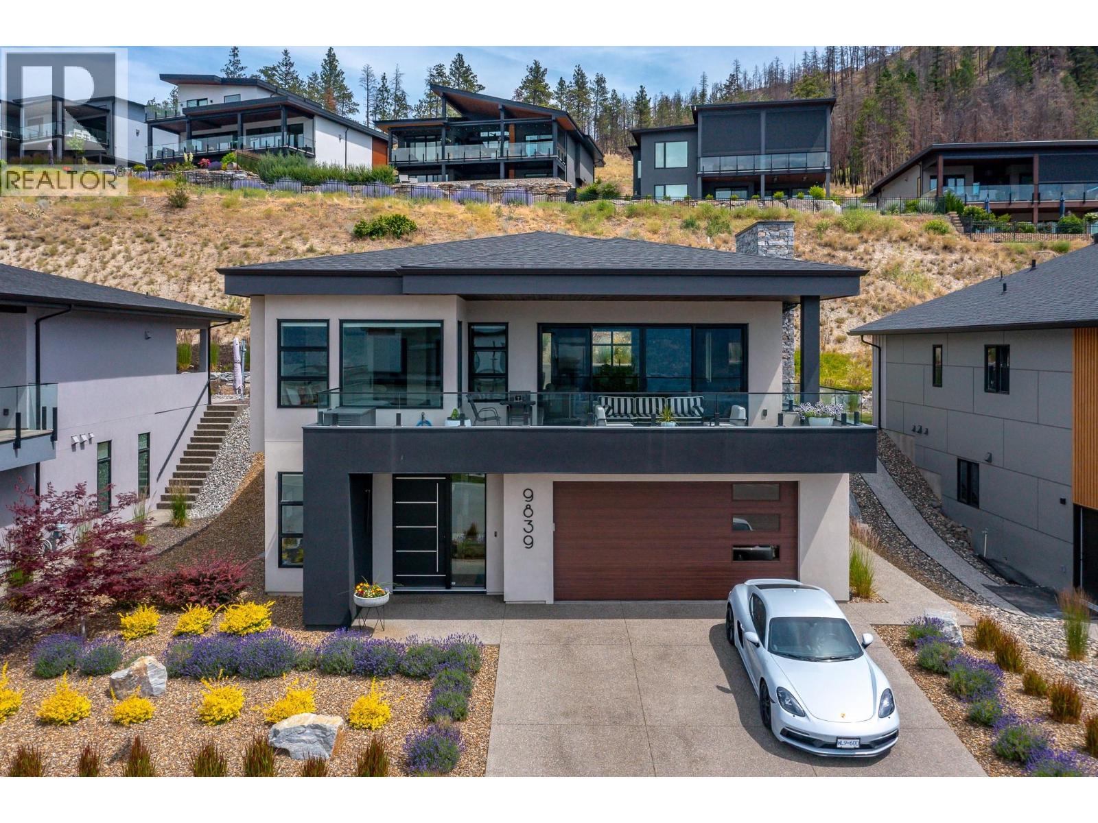9839 Beacon Hill Crescent - 56