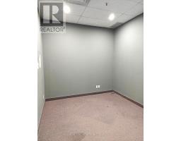 1 - 120 Mulock Drive, Newmarket, ON L3Y7C5 Photo 13