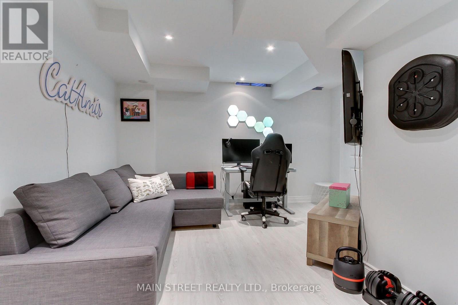 26 QUEEN MARY COURT - Image 35