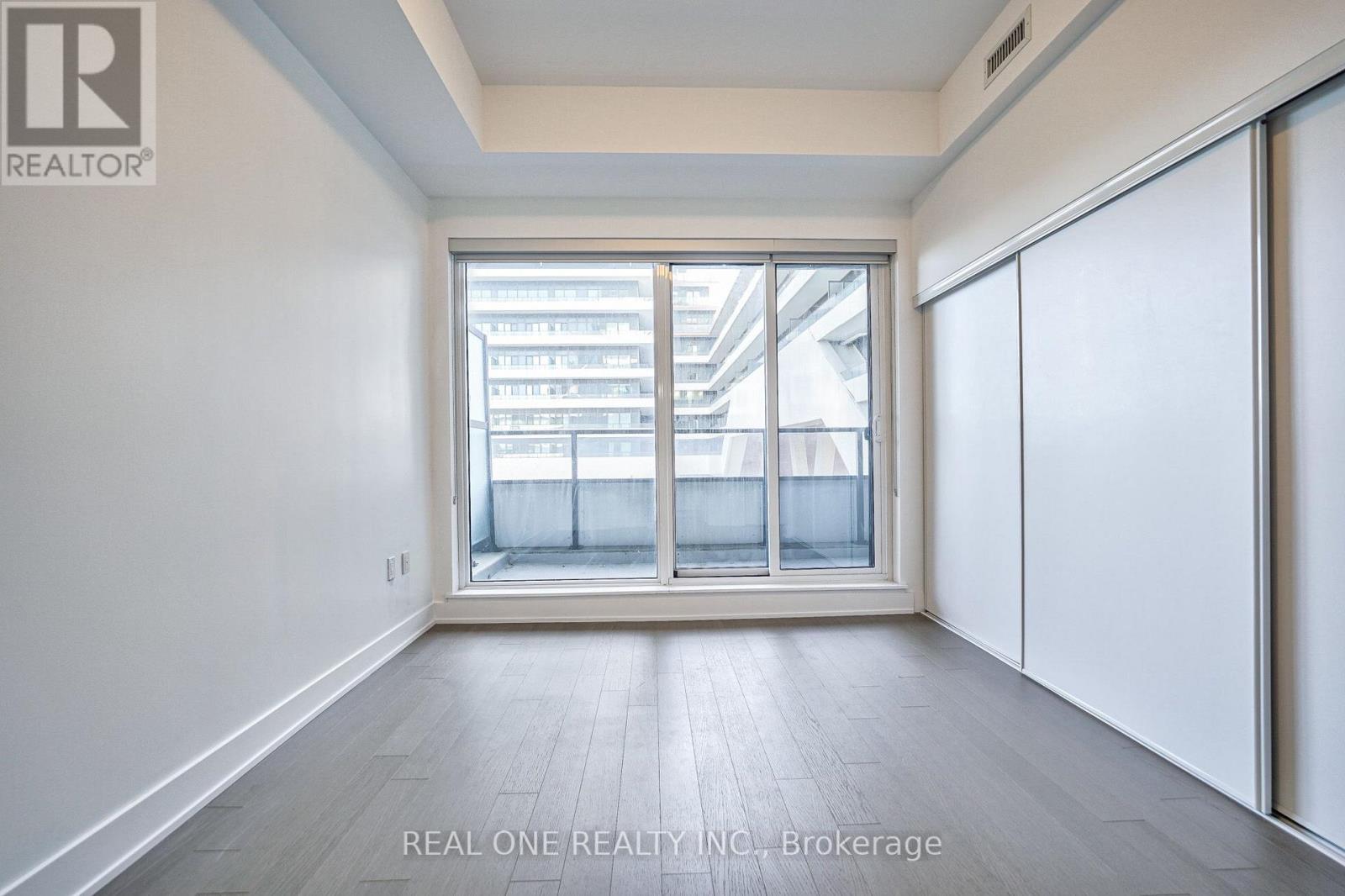 #231 30 SHORE BREEZE DRIVE - 13