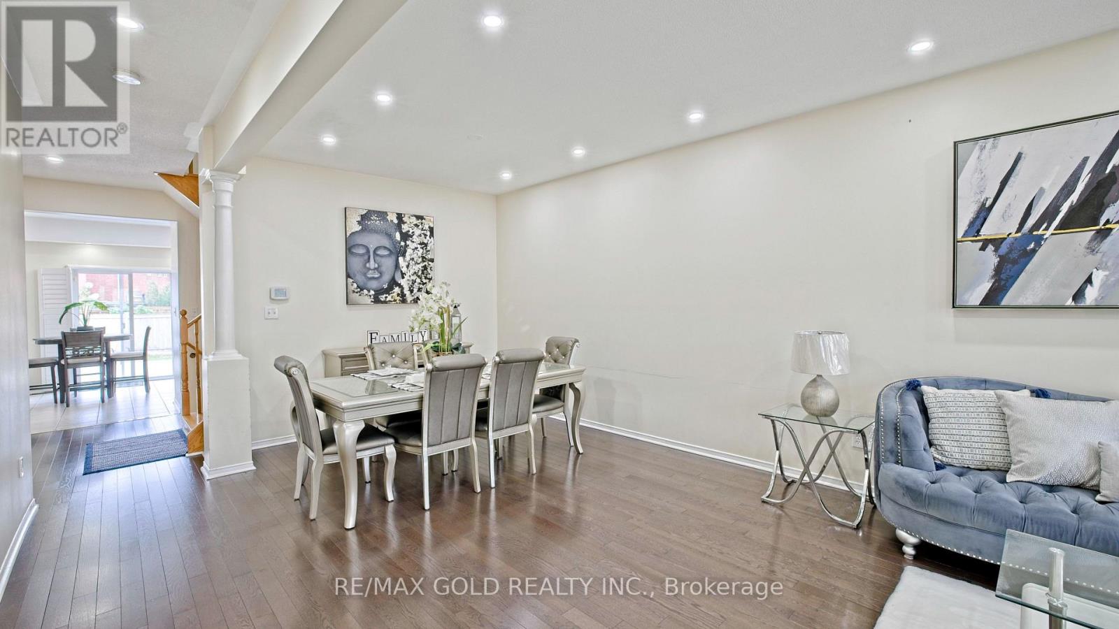 29 ABBOTSBURY DRIVE - 8