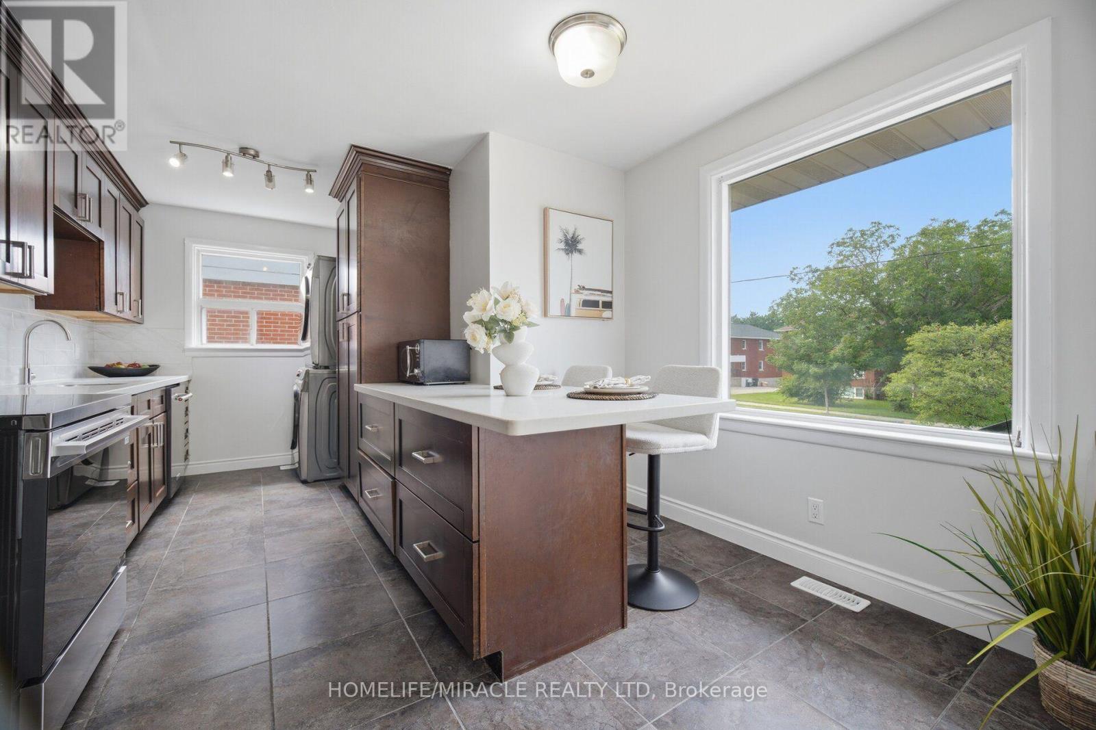 199 ALLEN STREET E - Image 11