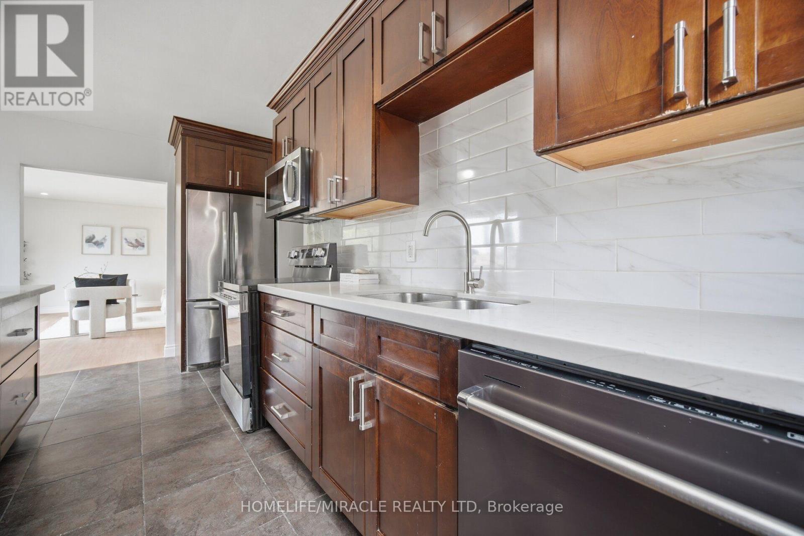 199 ALLEN STREET E - 14