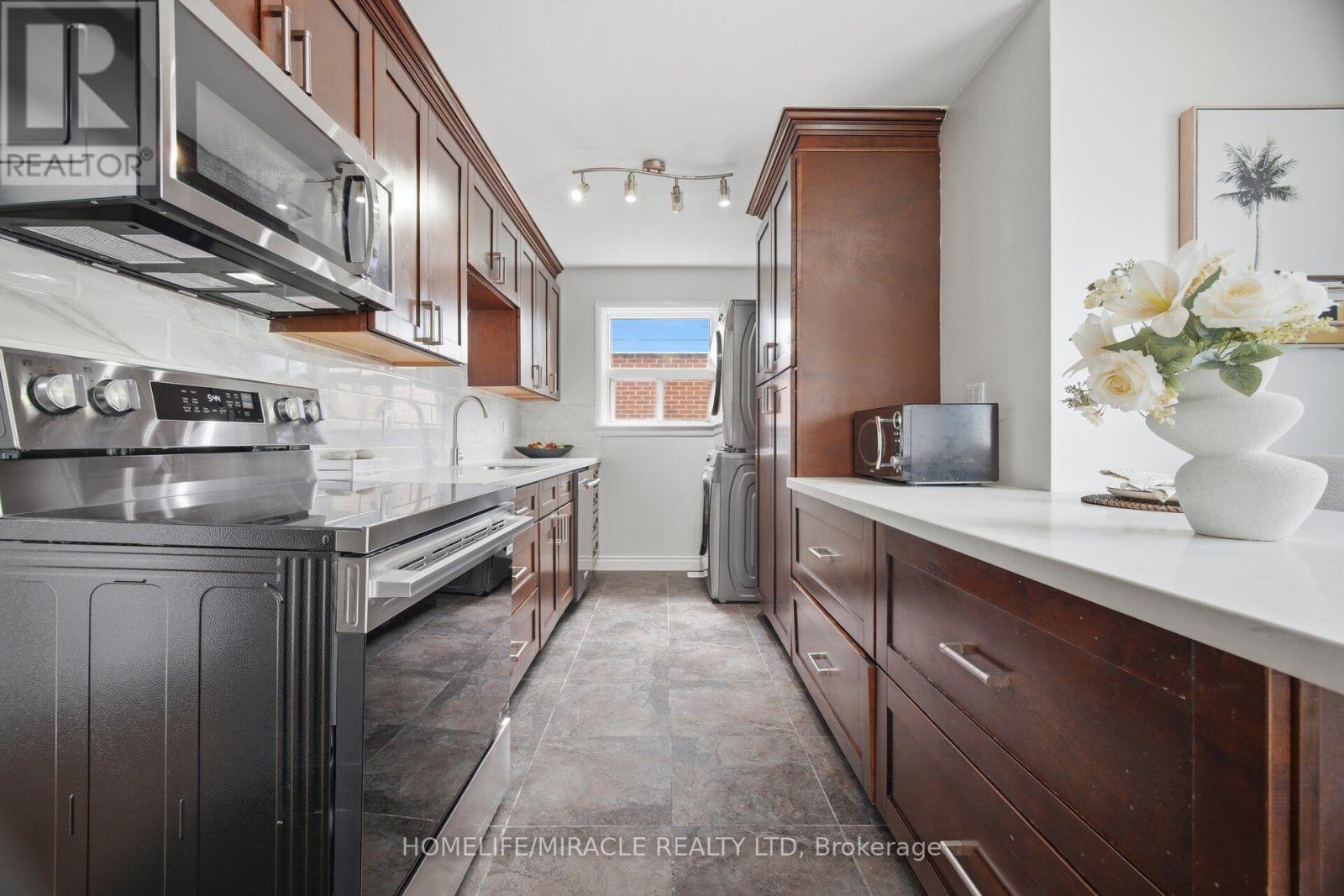 199 ALLEN STREET E - Image 16