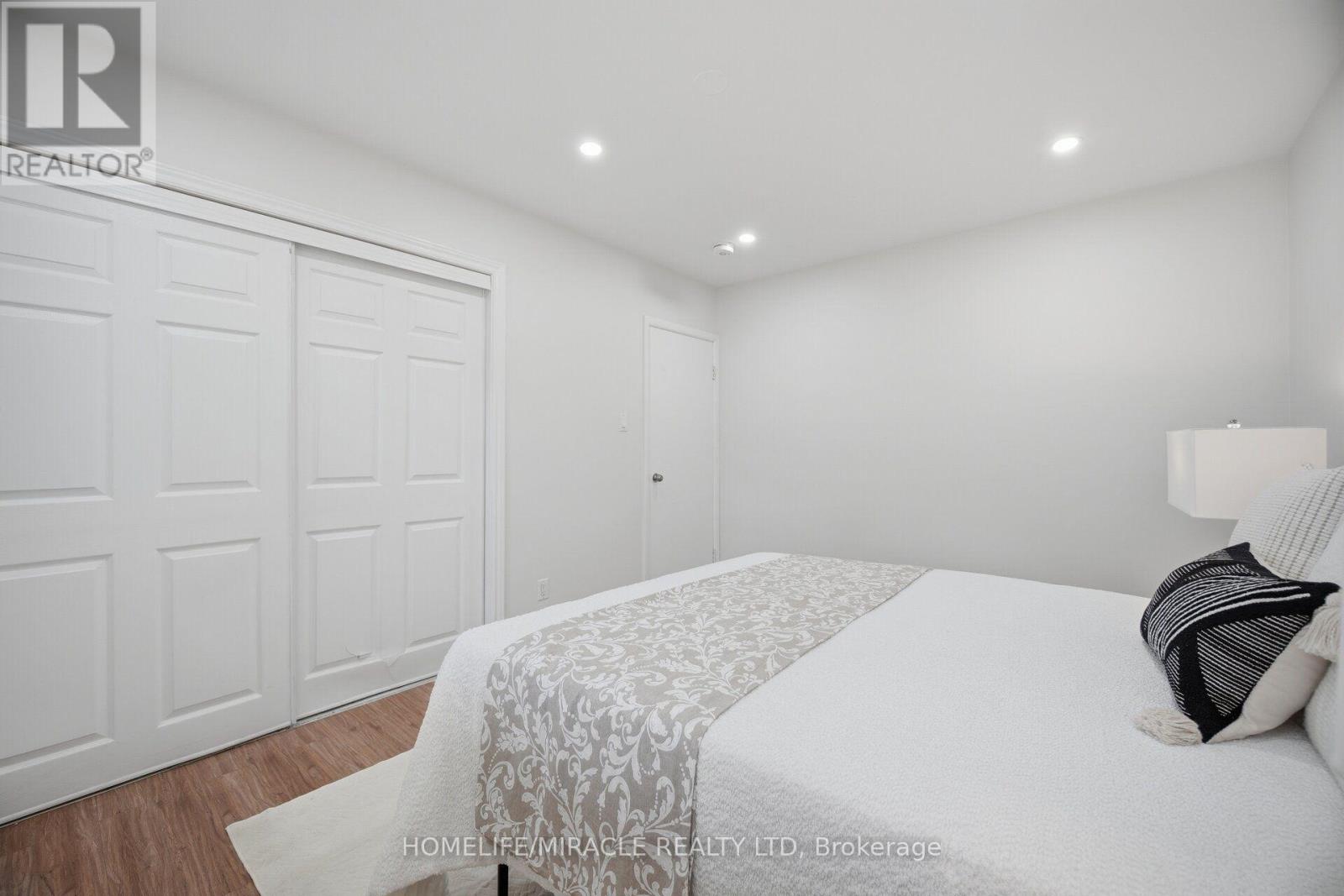 199 ALLEN STREET E - Image 24