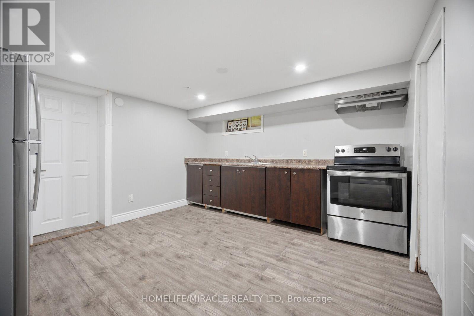 199 ALLEN STREET E - 36