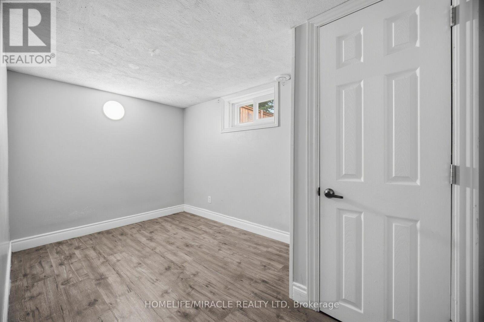 199 ALLEN STREET E - 42