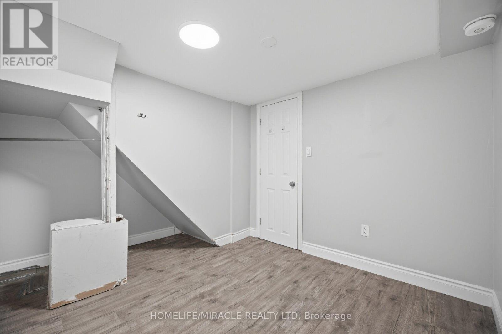 199 ALLEN STREET E - 45
