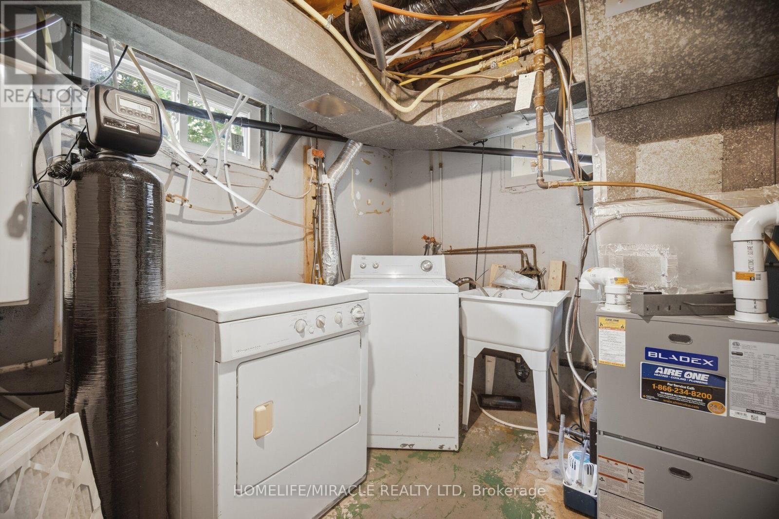 199 ALLEN STREET E - Image 46