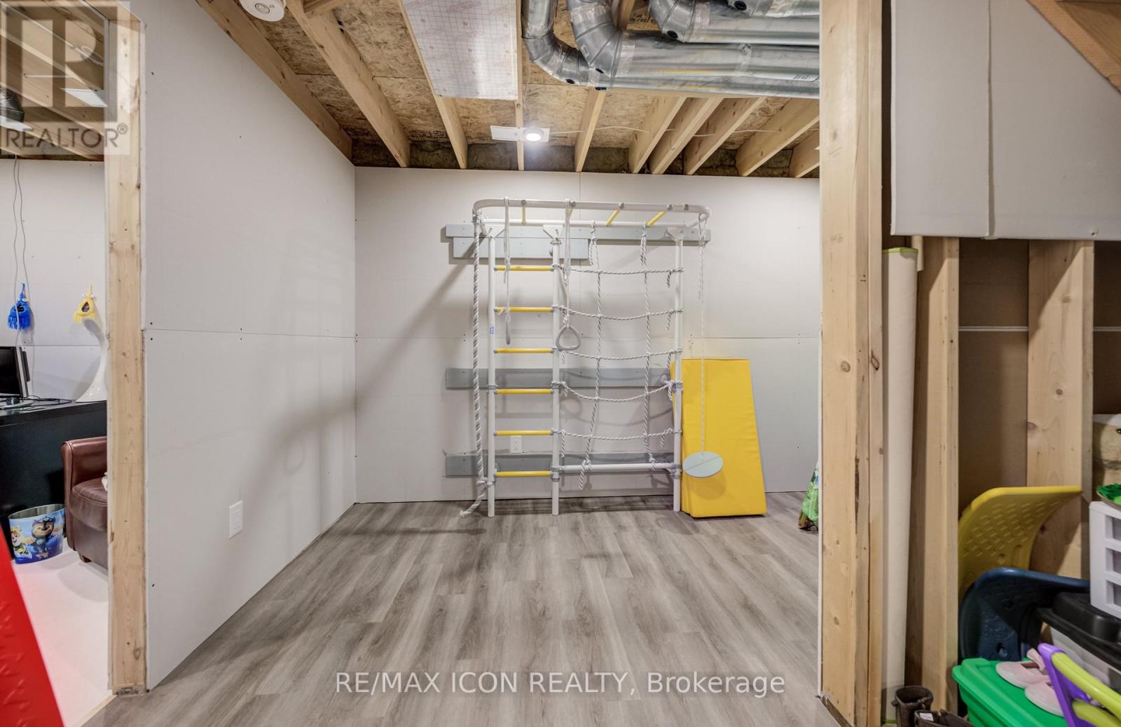 117 SARAH ROAD - Image 33