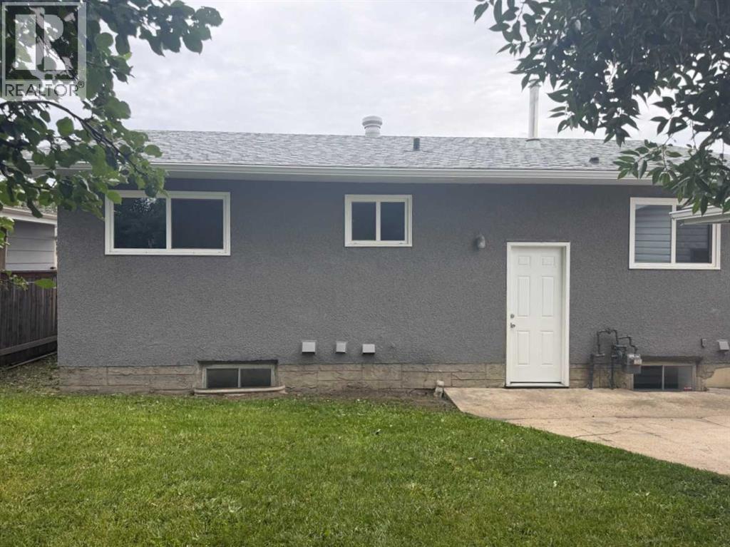 9730 117 Avenue - Photo 40