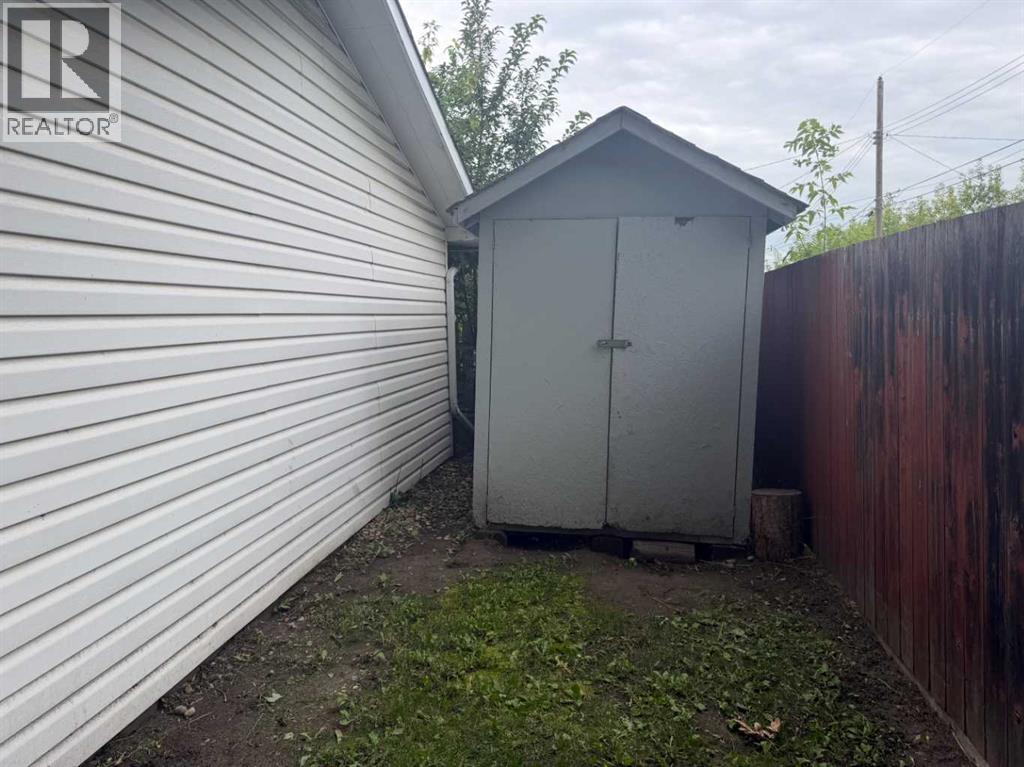 9730 117 Avenue - Photo 37