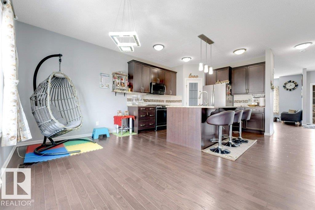 2436 18 AV NW - 10