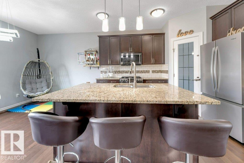 2436 18 AV NW - 12