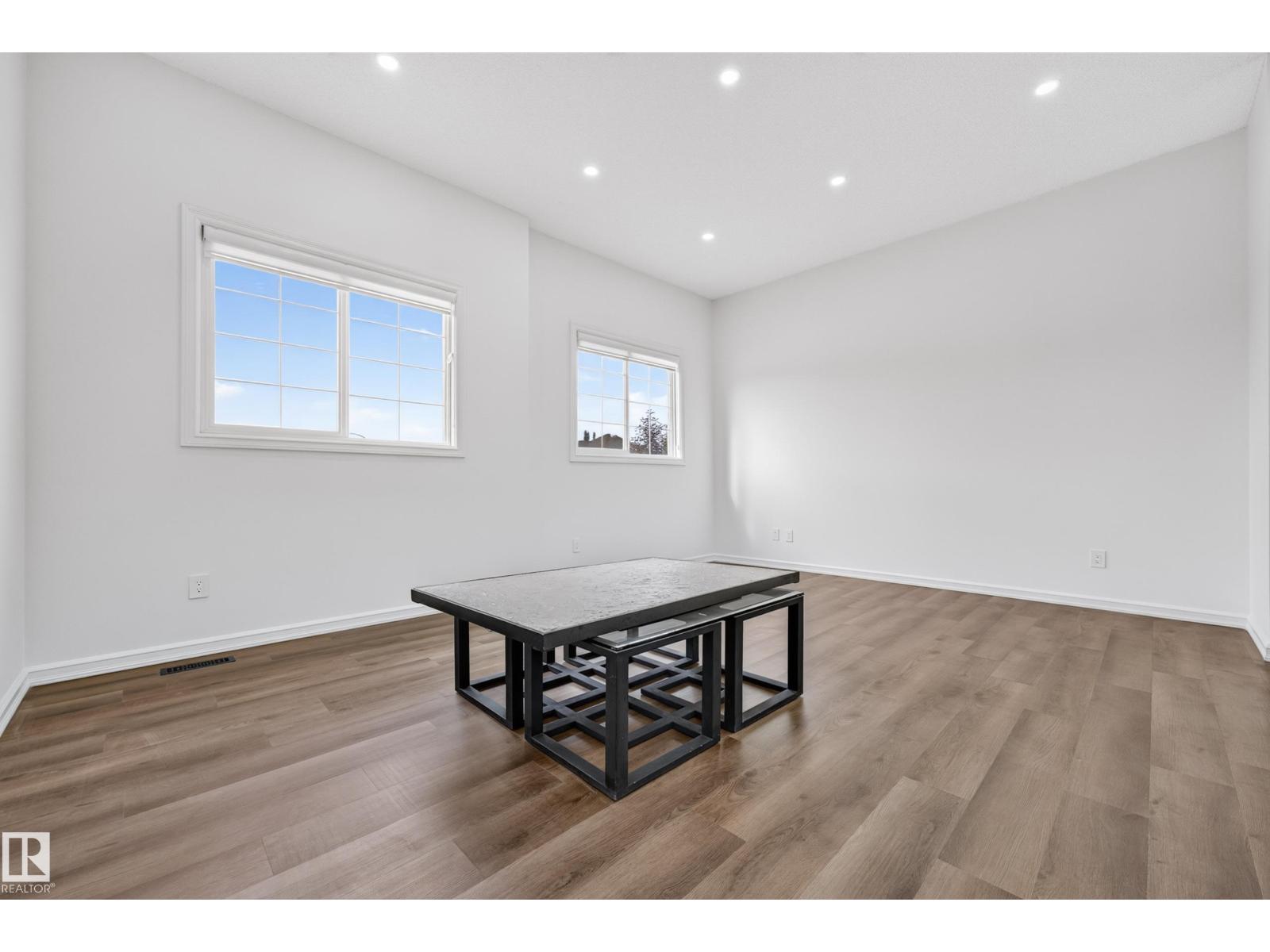 8226 180A AV NW - 24