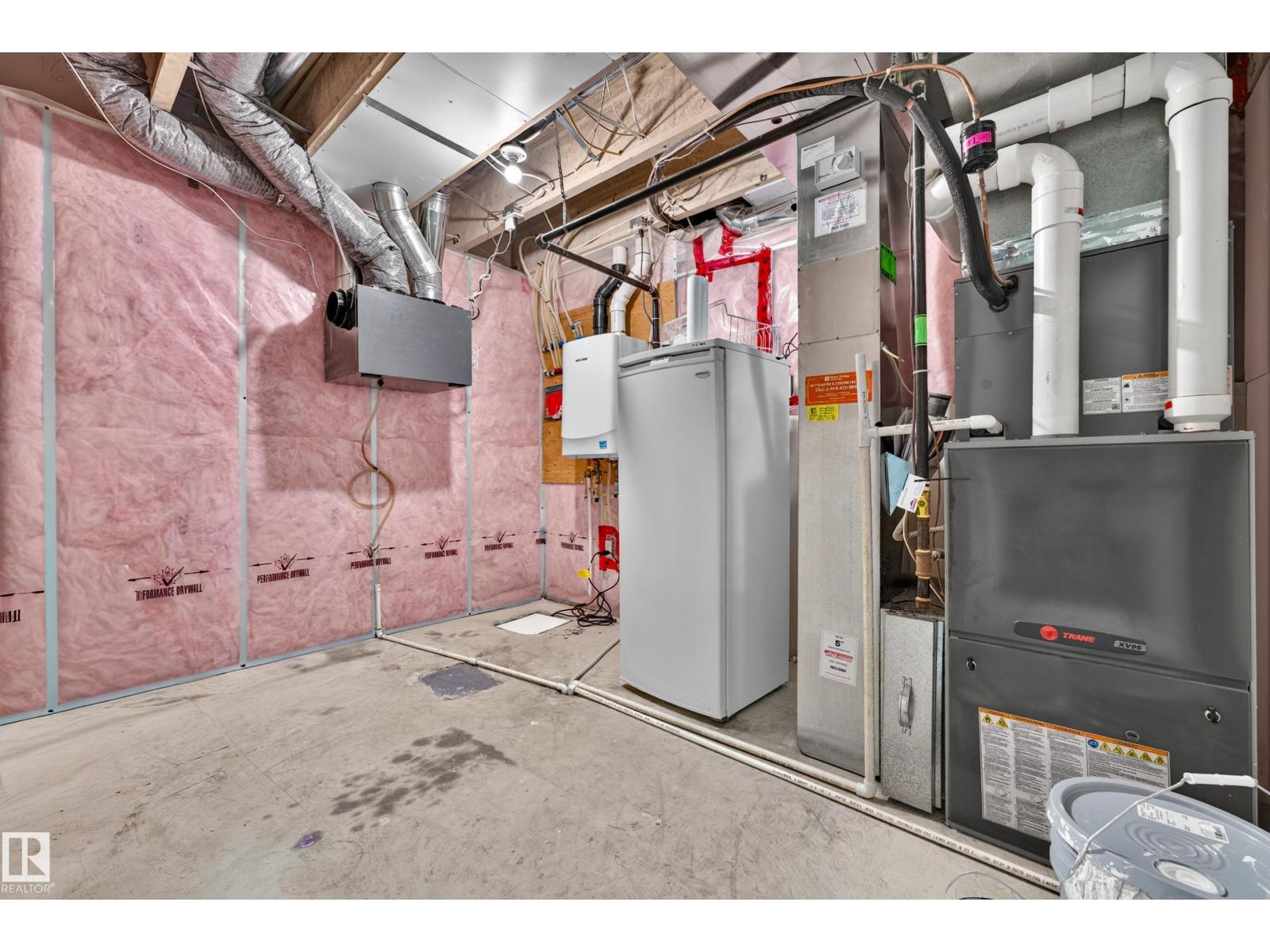 8226 180A Avenue NW - Photo 44