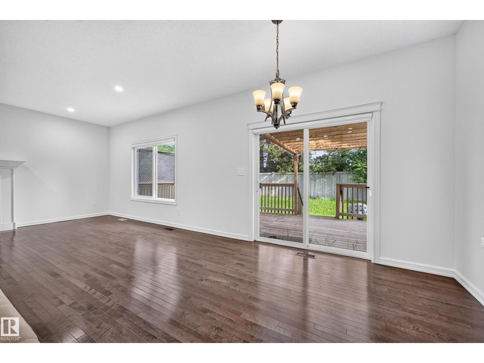 8226 180A AV NW - 16