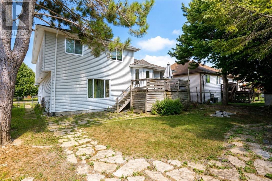 10 Dorchester Crescent - 21