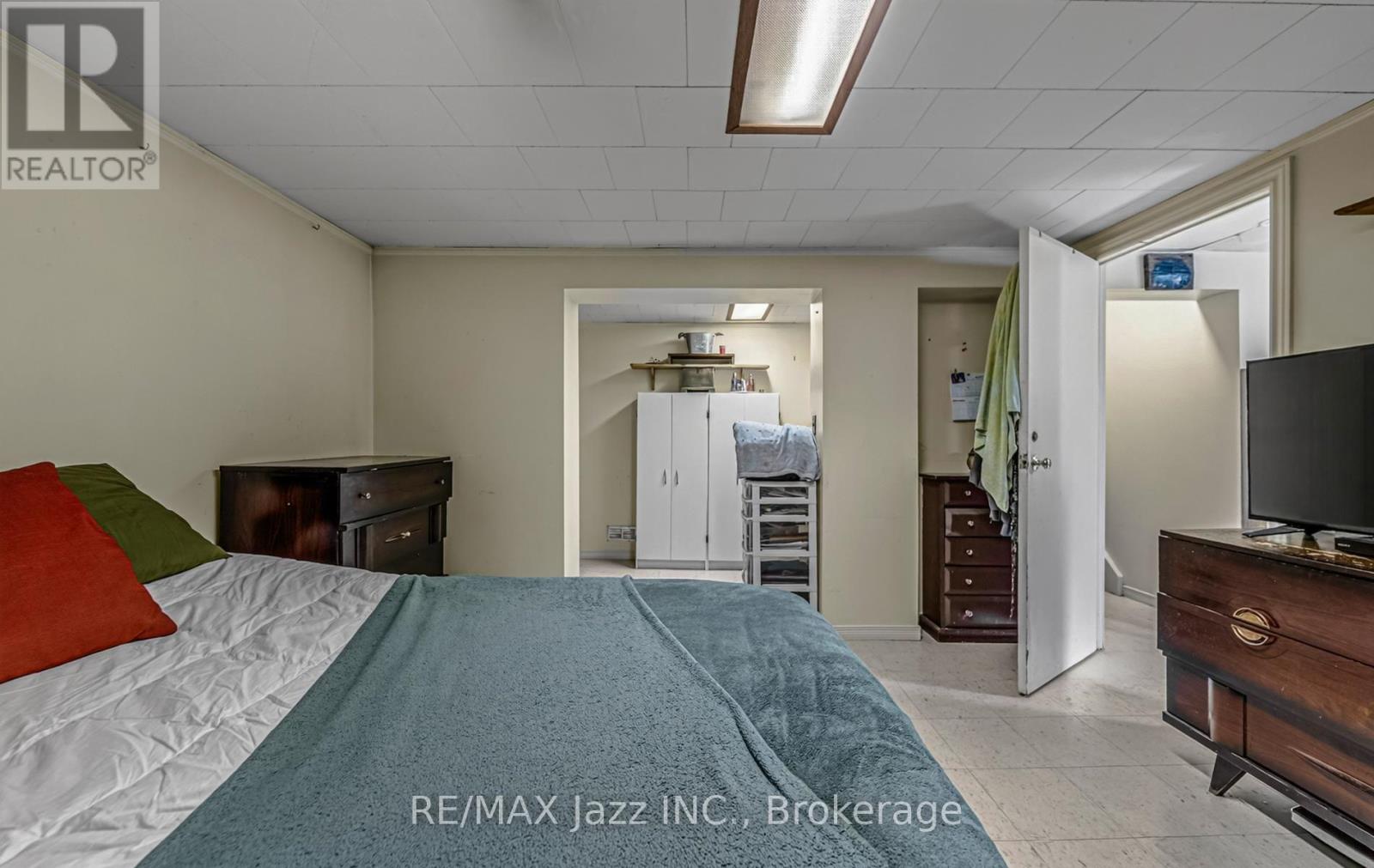 1481 EVANGELINE DRIVE - 12