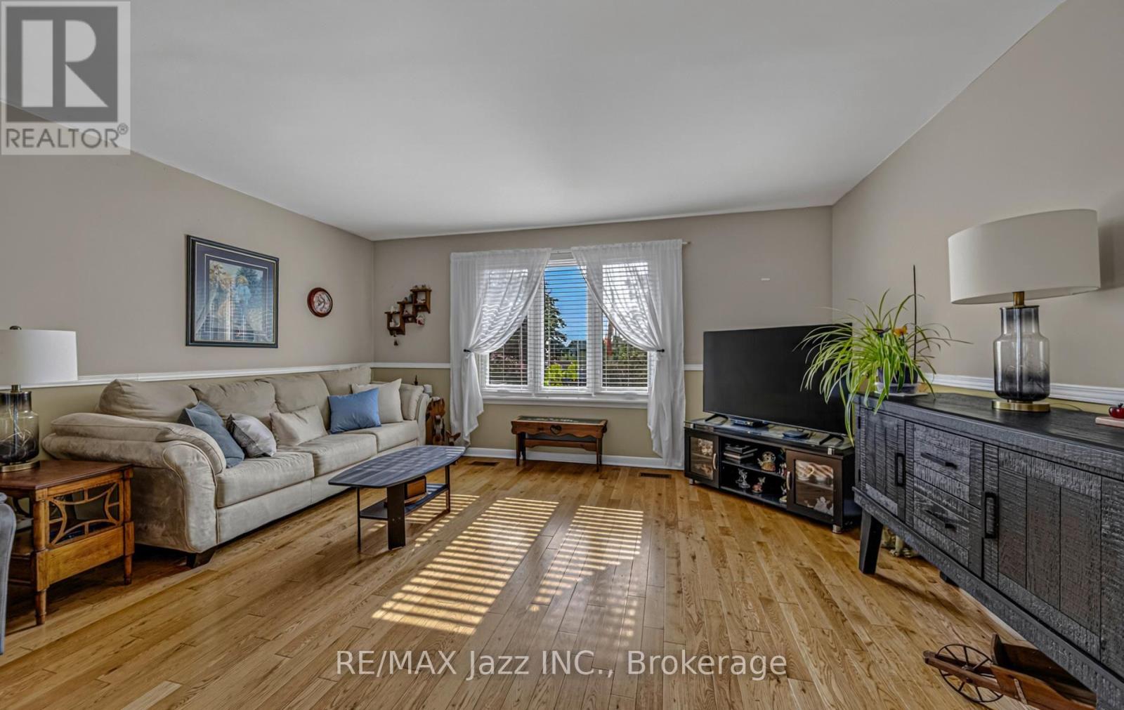 1481 EVANGELINE DRIVE - Image 6
