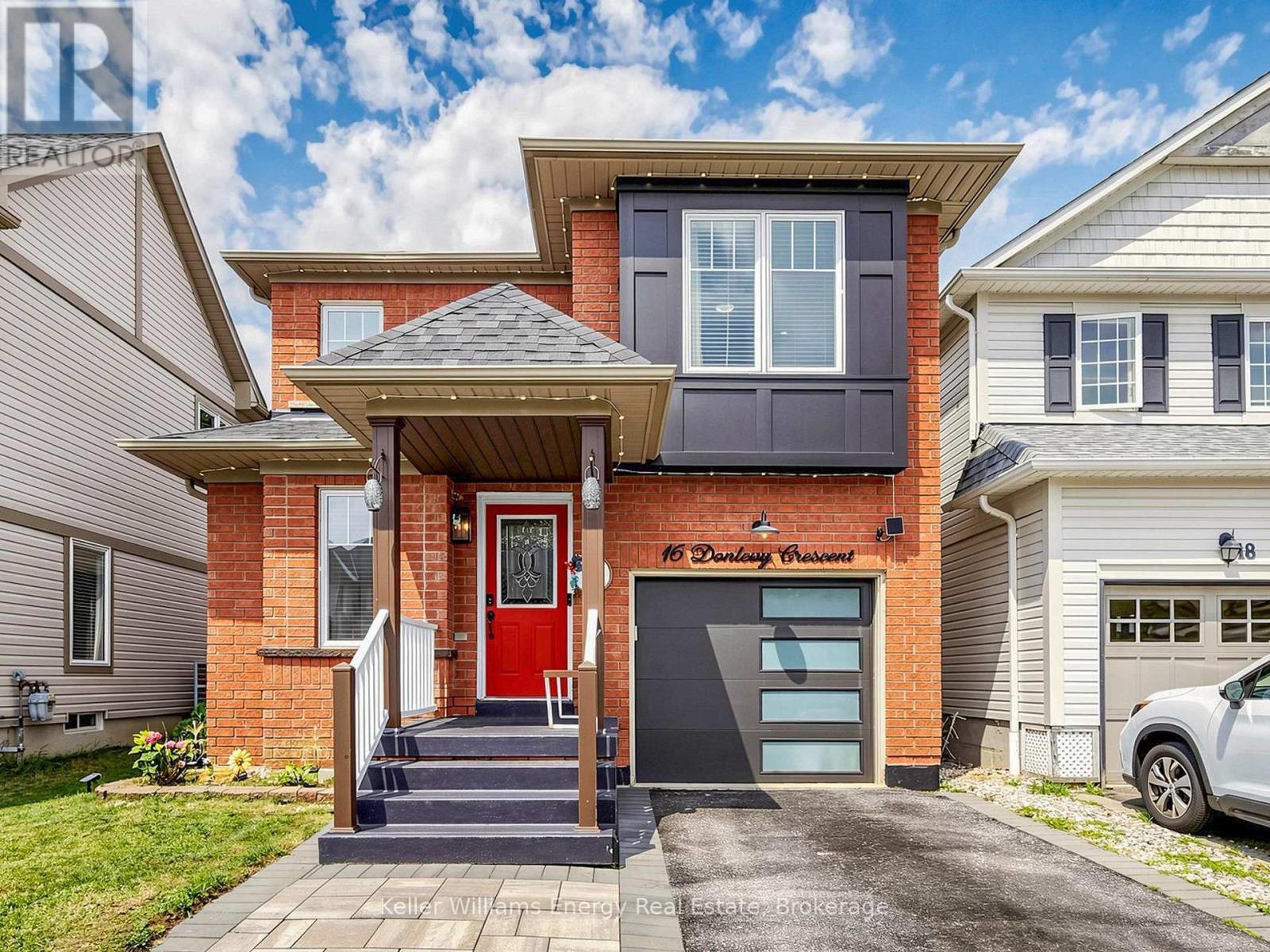 16 DONLEVY CRESCENT - 1