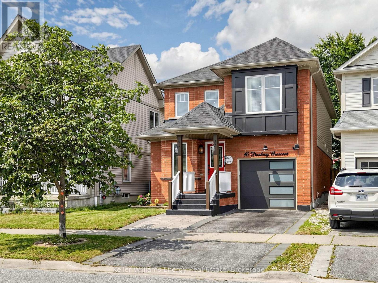 16 DONLEVY CRESCENT - 2